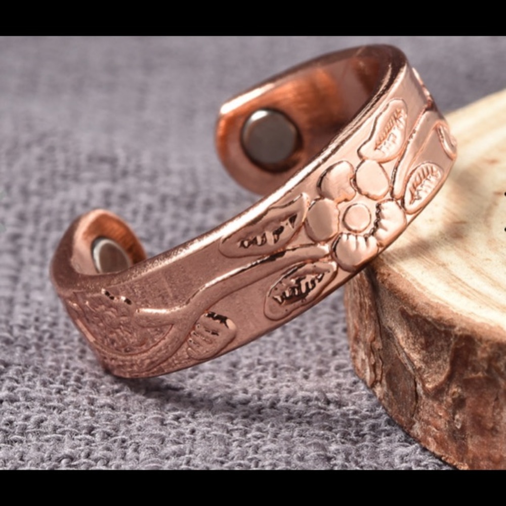 Magnetic By Design Floral Vine Pattern Adjustable Open Ring End in Rosetone